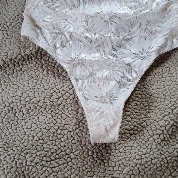 Victoria's Secret White Lace Teddy - Picture 2 of 8